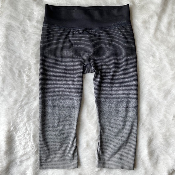 Brooks Seamless Ombre Cropped Leggings Black Grey Women’s Size M - Picture 1 of 10